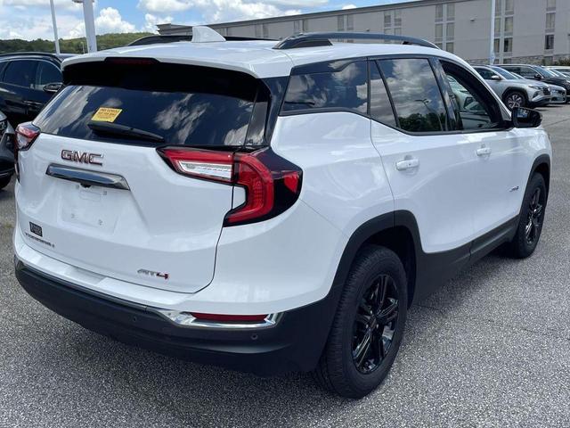 Photo of 2024 Summit White GMC Terrain