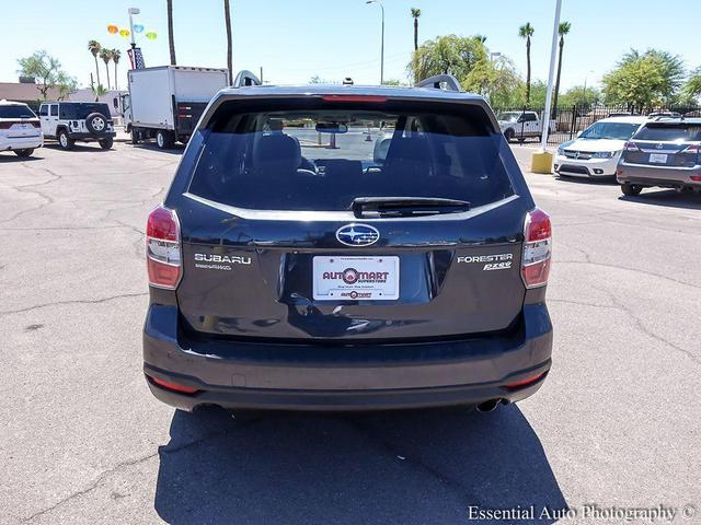 Photo of 2014 Dark Gray Metallic Subaru Forester
