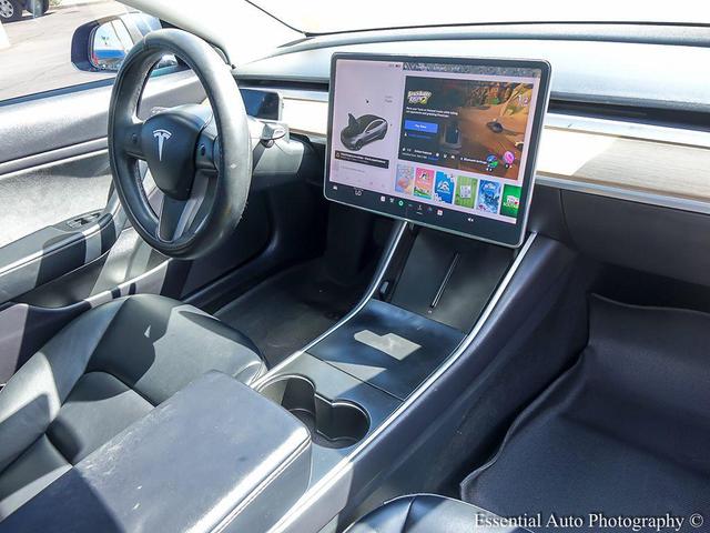 Photo of 2019 GRAY Tesla Model 3