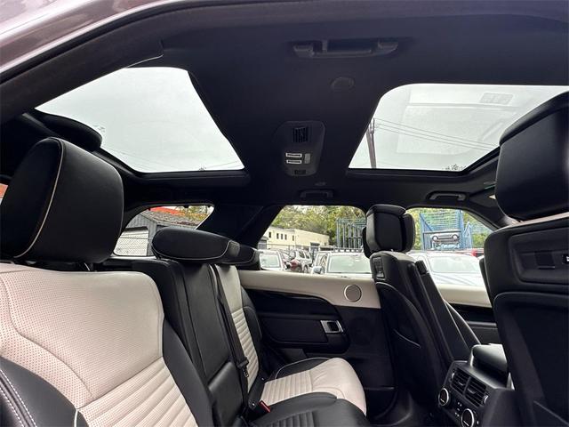 Photo of 2022 Eiger Grey Land Rover Discovery