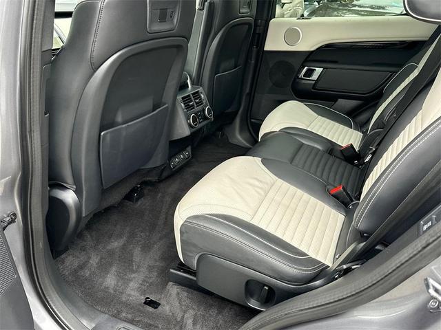 Photo of 2022 Eiger Grey Land Rover Discovery
