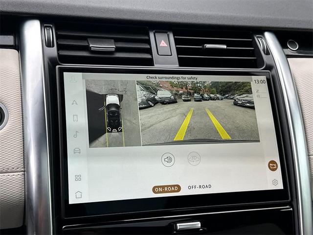 Photo of 2022 Eiger Grey Land Rover Discovery