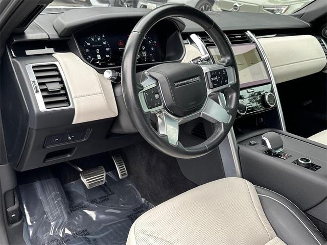 Photo of 2022 Eiger Grey Land Rover Discovery