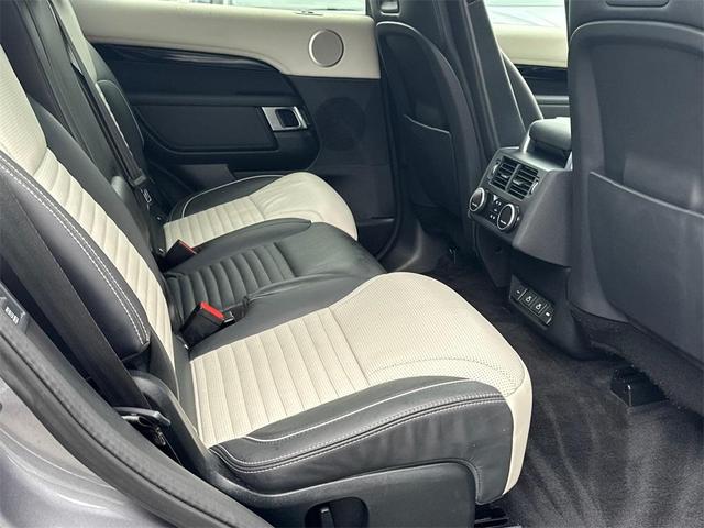 Photo of 2022 Eiger Grey Land Rover Discovery