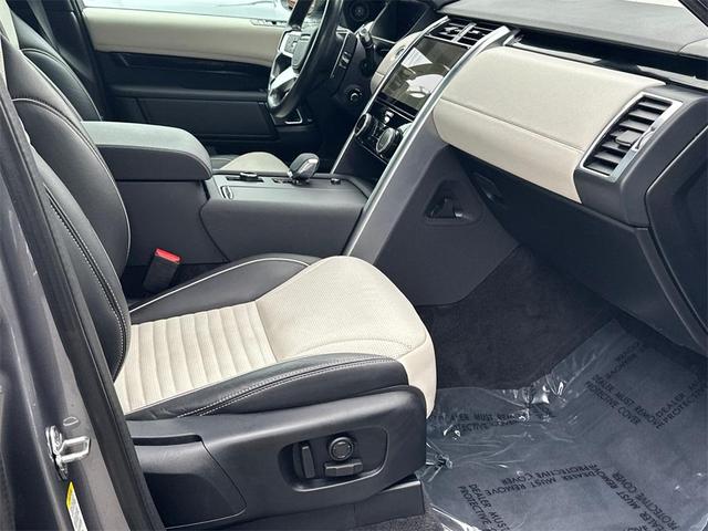 Photo of 2022 Eiger Grey Land Rover Discovery