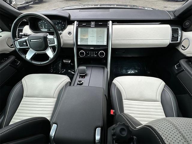 Photo of 2022 Eiger Grey Land Rover Discovery