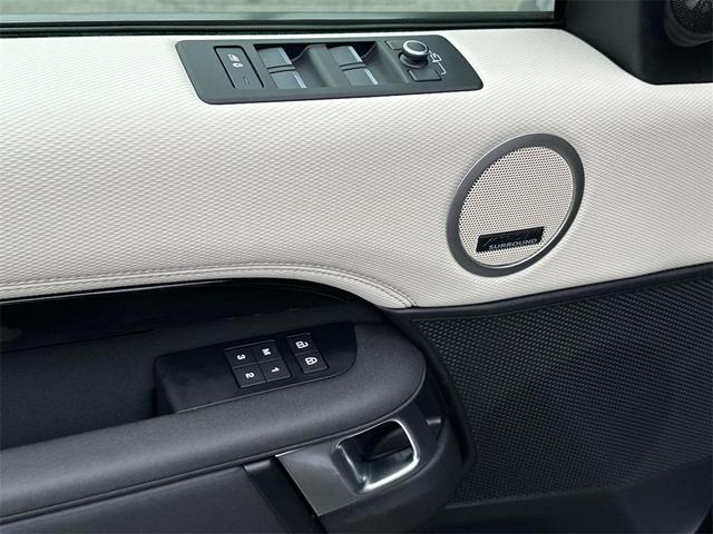 Photo of 2022 Eiger Grey Land Rover Discovery