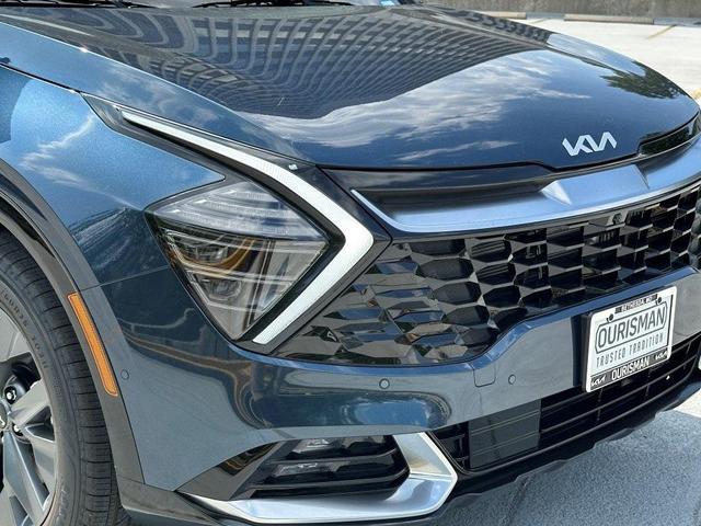 Photo of 2025 Blue Kia Sportage Hybrid