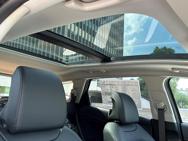 Photo of 2025 Blue Kia Sportage Hybrid