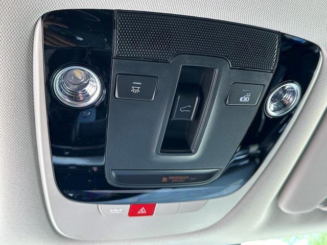 Photo of 2025 Blue Kia Sportage Hybrid