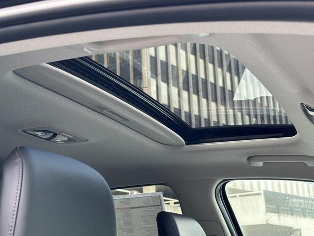 Photo of 2025 Aurora Black Pearl Kia Niro