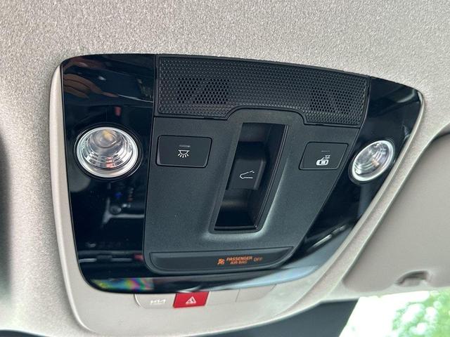 Photo of 2025 Aurora Black Pearl Kia Niro