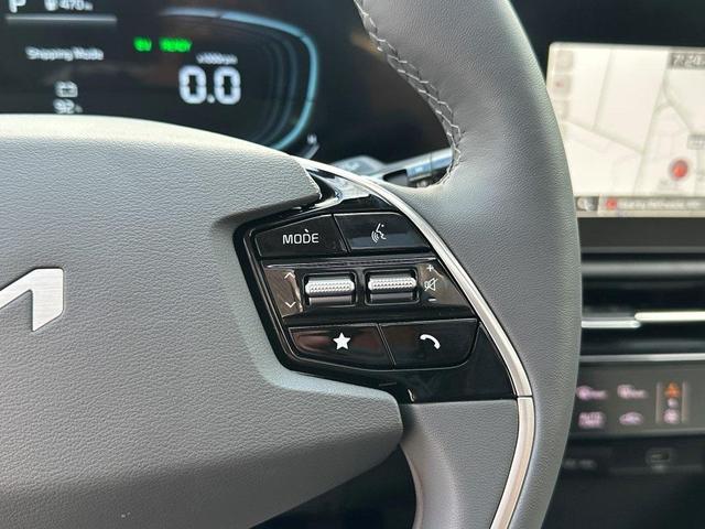 Photo of 2025 Aurora Black Pearl Kia Niro