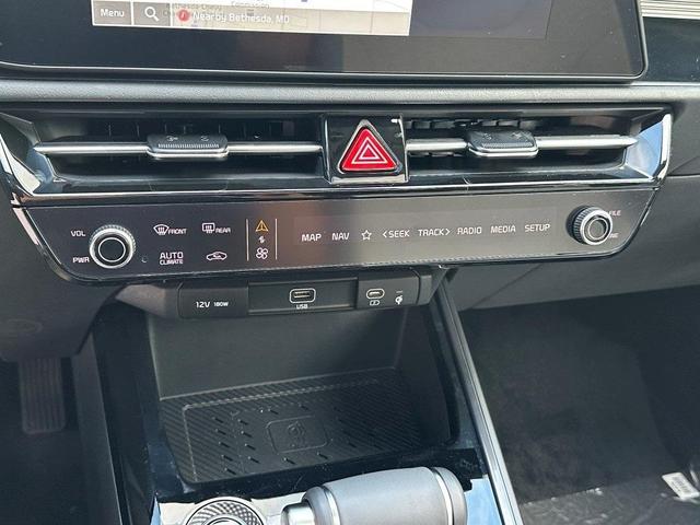 Photo of 2025 Aurora Black Pearl Kia Niro
