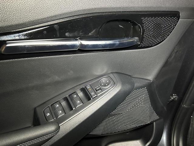 Photo of 2025 Gravity Gray Kia Seltos
