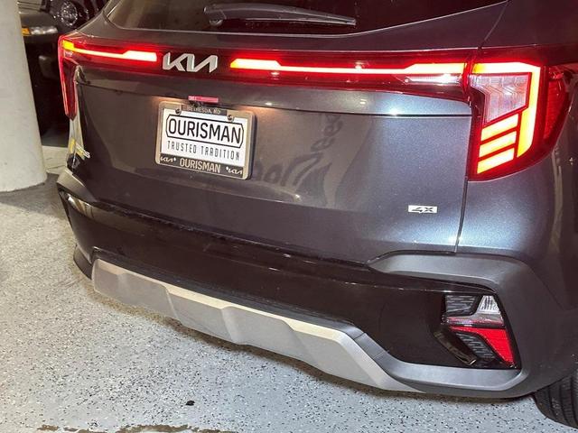 Photo of 2025 Gravity Gray Kia Seltos