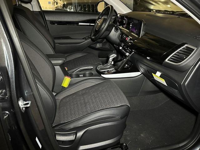 Photo of 2025 Gravity Gray Kia Seltos