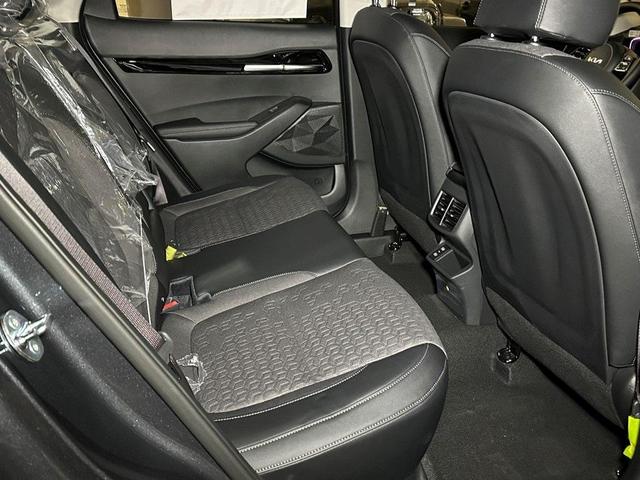 Photo of 2025 Gravity Gray Kia Seltos