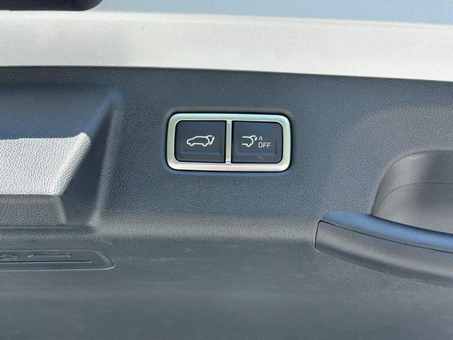 Photo of 2025 Silky Silver Kia Sorento Hybrid