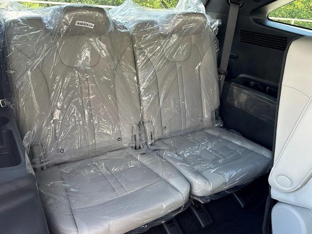 Photo of 2025 Silky Silver Kia Sorento Hybrid