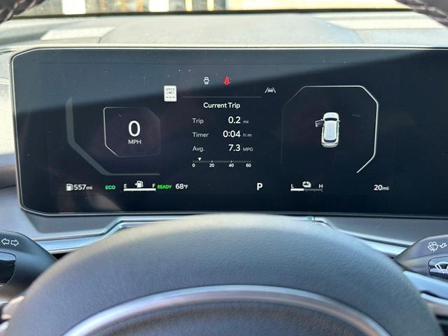 Photo of 2025 Silky Silver Kia Sorento Hybrid