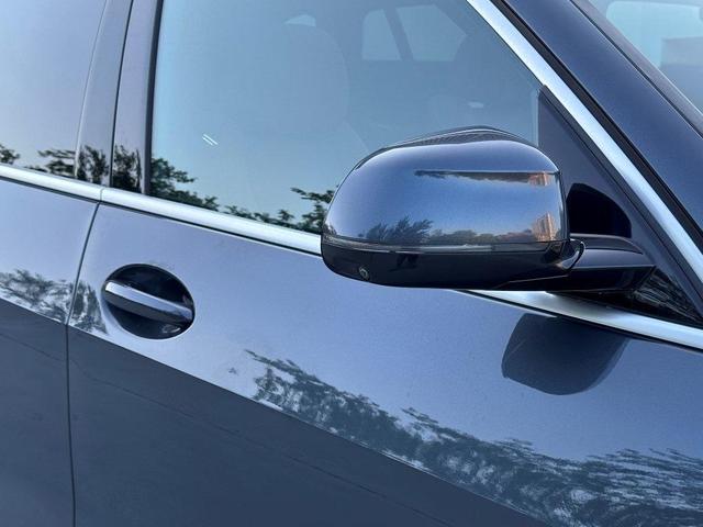 Photo of 2022 Gray Metallic BMW X5