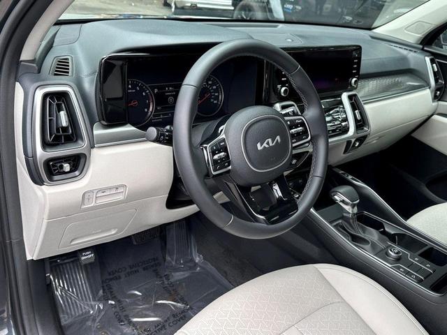 Photo of 2022 Gravity Gray Kia Sorento