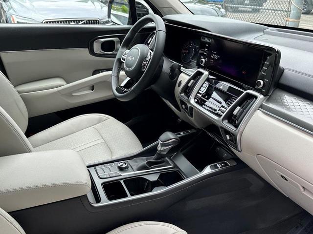 Photo of 2022 Gravity Gray Kia Sorento