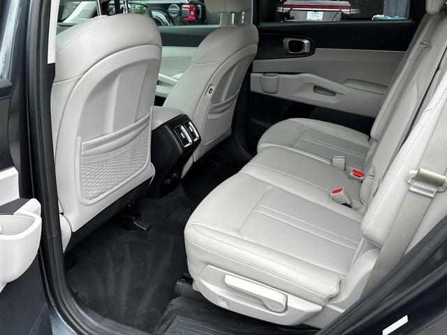 Photo of 2022 Gravity Gray Kia Sorento