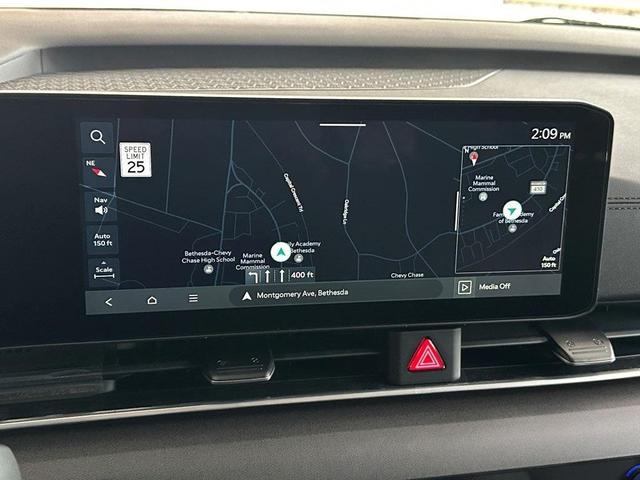 Photo of 2025 Flare Red Kia Carnival