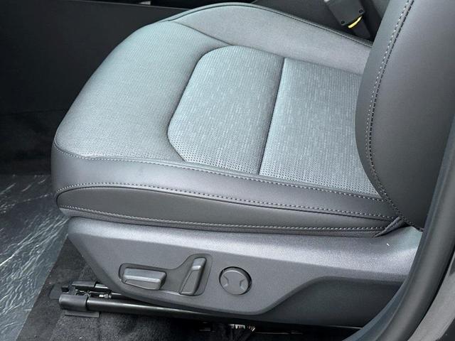 Photo of 2025 Gray Kia Niro
