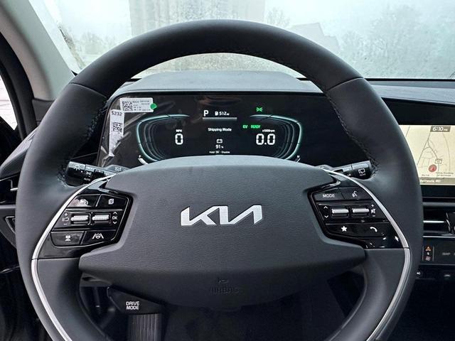 Photo of 2025 Gray Kia Niro