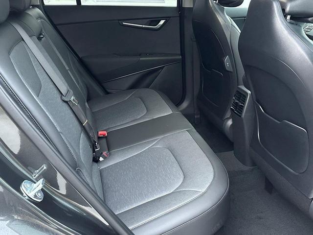 Photo of 2025 Gray Kia Niro
