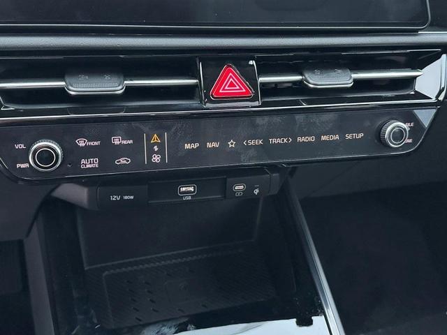 Photo of 2025 Gray Kia Niro