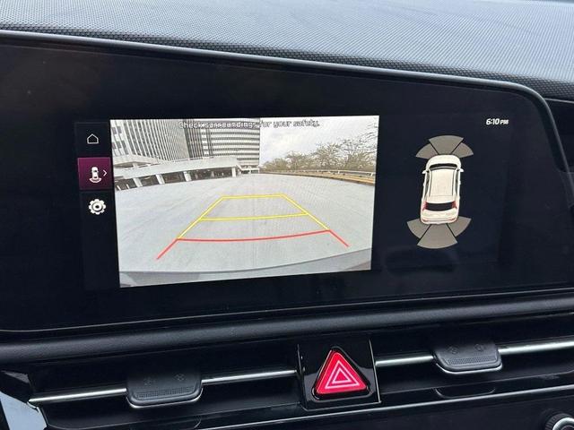 Photo of 2025 Gray Kia Niro