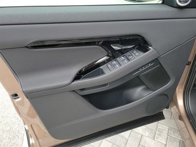 Photo of 2025 Corinthian Bronze Land Rover Range Rover Evoque