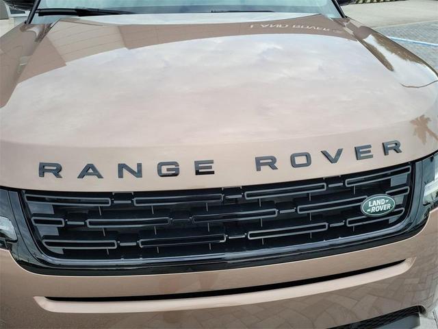 Photo of 2025 Corinthian Bronze Land Rover Range Rover Evoque