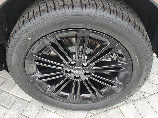 Photo of 2025 Corinthian Bronze Land Rover Range Rover Evoque