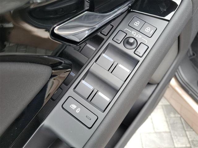 Photo of 2025 Corinthian Bronze Land Rover Range Rover Evoque