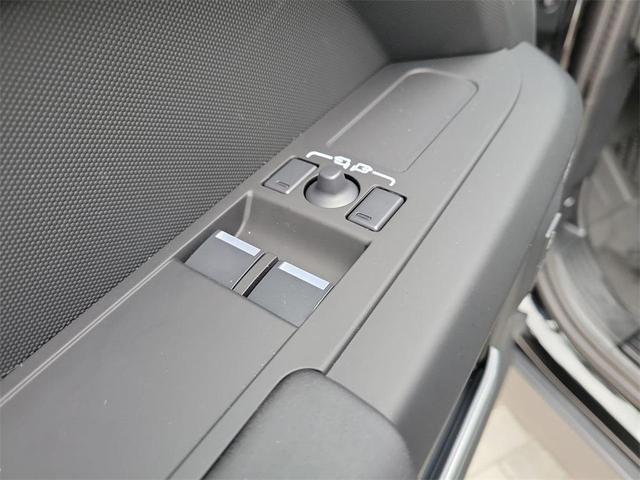 Photo of 2025 Santorini Black Land Rover Defender