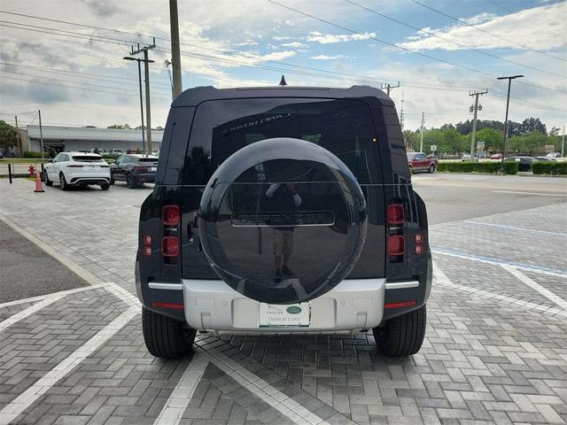 Photo of 2025 Santorini Black Land Rover Defender