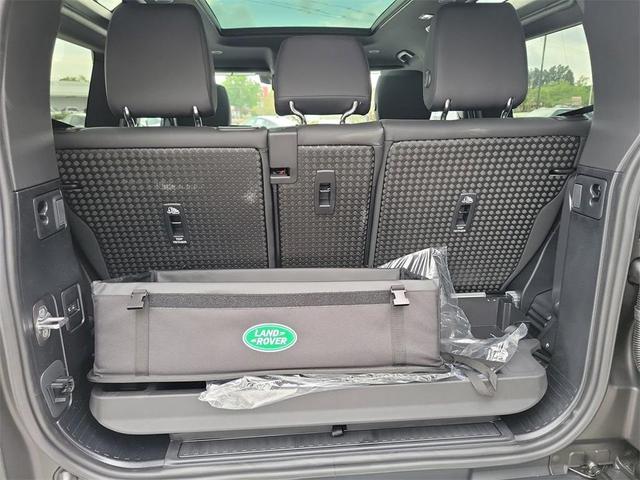 Photo of 2025 Santorini Black Land Rover Defender
