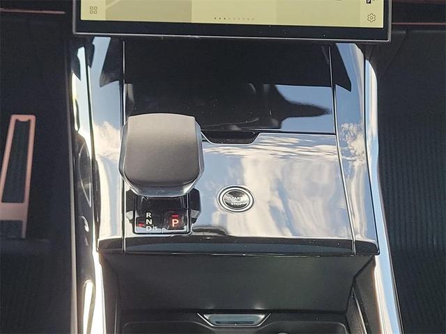 Photo of 2025 Ostuni Pearl White Land Rover Range Rover Sport