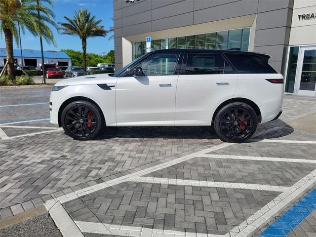 Photo of 2025 Ostuni Pearl White Land Rover Range Rover Sport