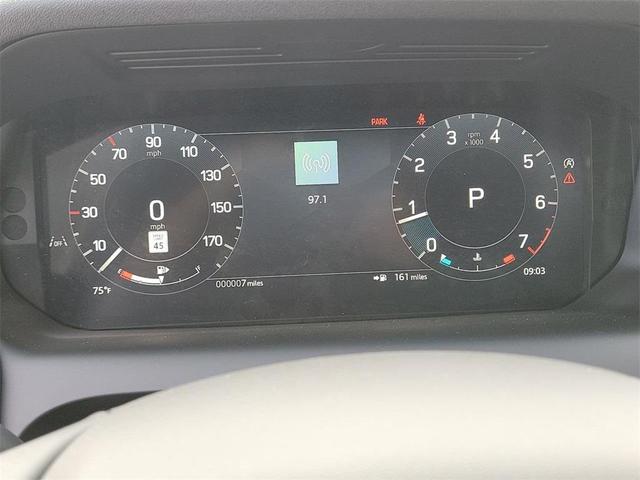 Photo of 2025 Fuji White Land Rover Discovery Sport