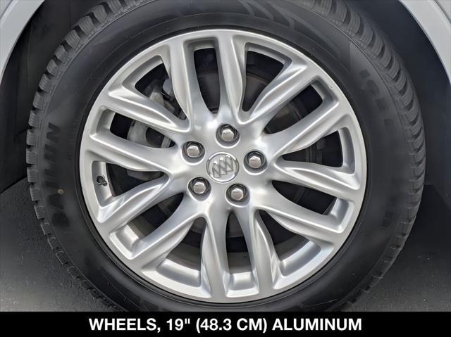 Photo of 2020 Summit White Buick Envision