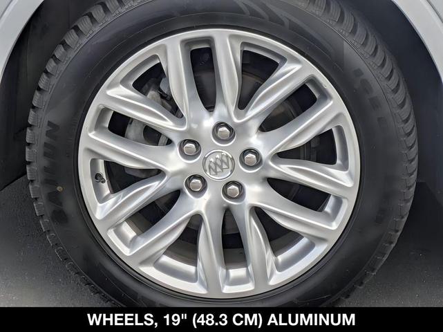 Photo of 2020 Summit White Buick Envision