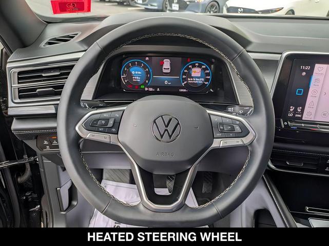 Photo of 2024 Deep Black Pearl Volkswagen Atlas Cross Sport