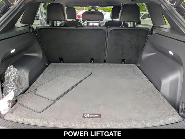 Photo of 2024 Deep Black Pearl Volkswagen Atlas Cross Sport