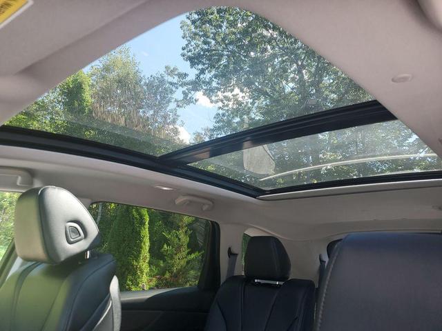 Photo of 2022 Platinum White Pearl Acura MDX